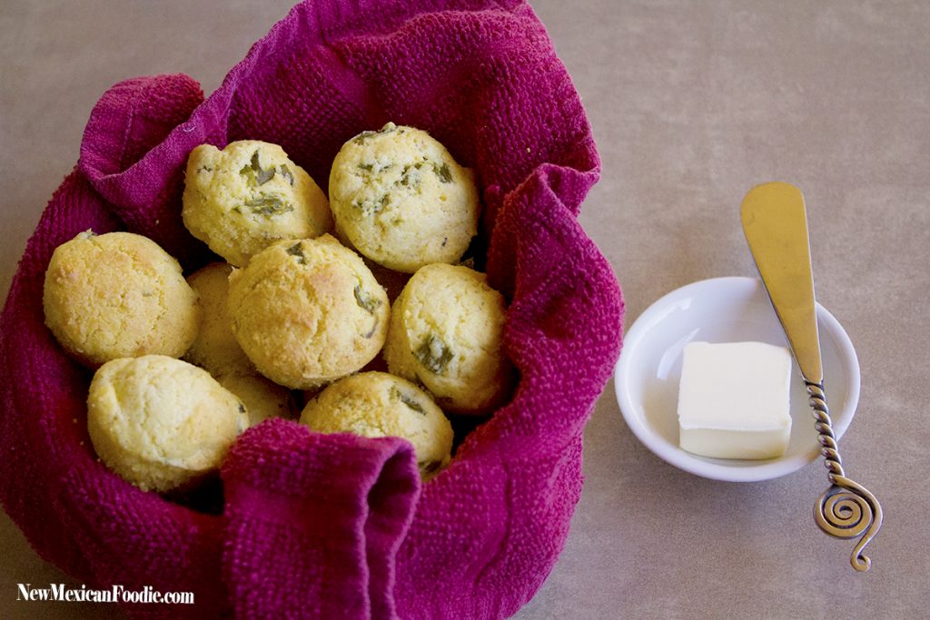 New Mexican Green Chile Cornbread | NewMexicanFoodie.com