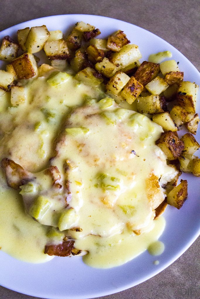 Green Chile Eggs Benedict | NewMexicanFoodie.com