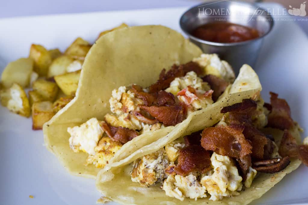Easy and delicious breakfast tacos with bacon and eggs